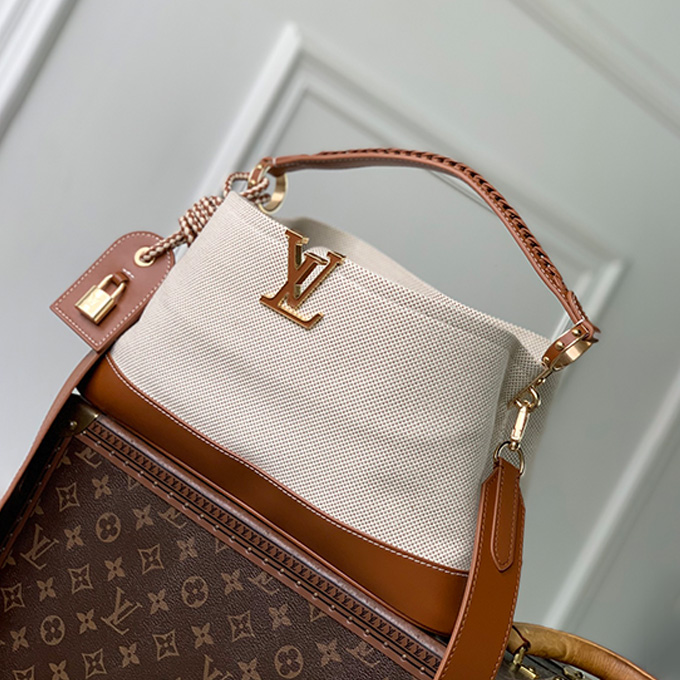 louis vuitton capucines weekender small bucket handbag #m28438